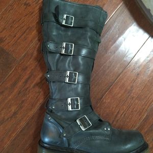 Dr Martens Phina boots